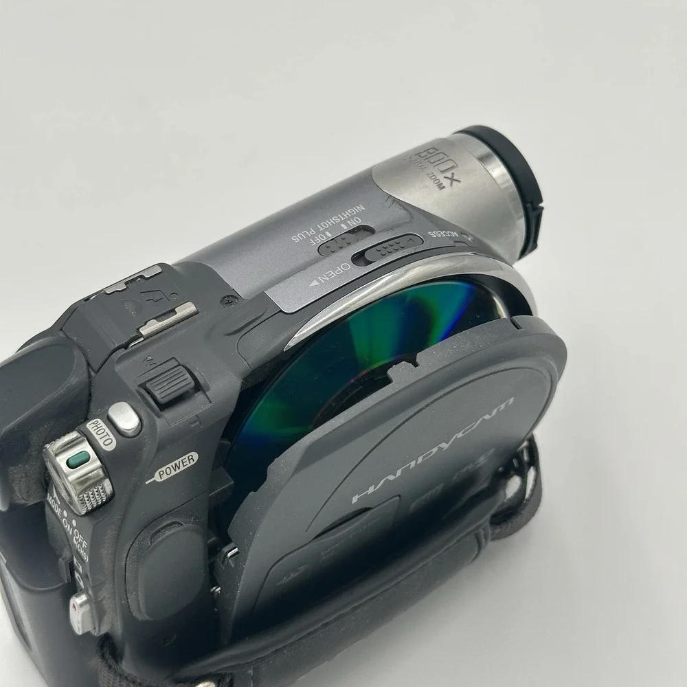 Sony DCR-DVD305 Handycam Camcorder With Original Box & SD Card Mega Pixel